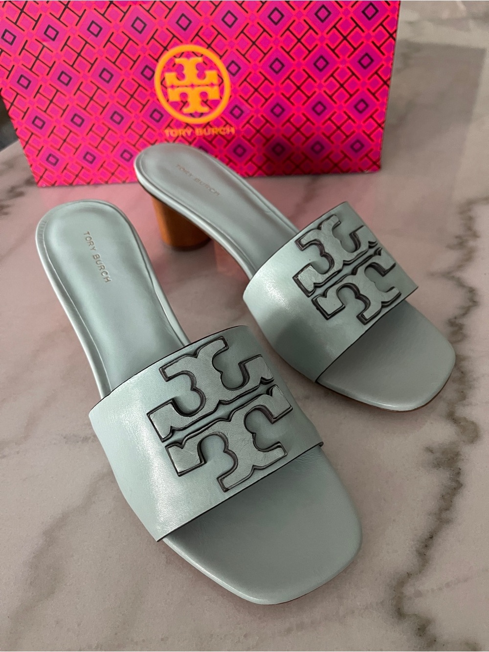 $585 New, Authentuc Tory Burch Mint Leather Slide Sandals with Wooden Block Heel